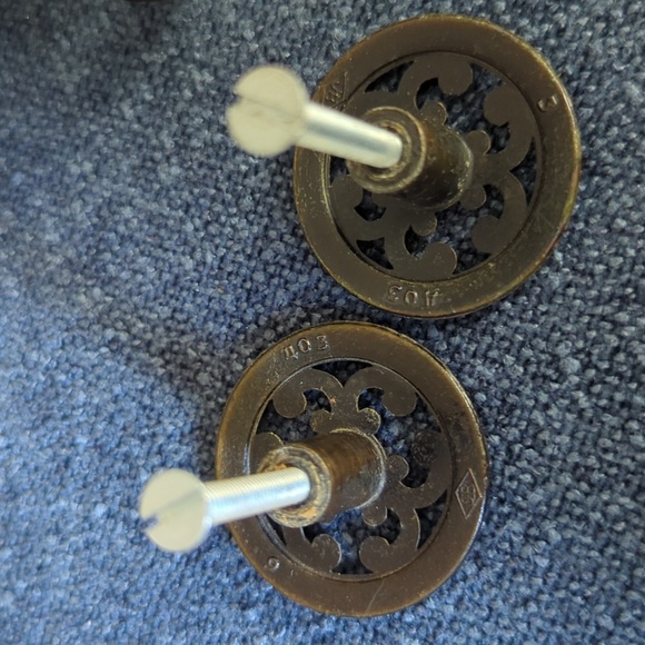 Set of 8 Mid Century Modern Brass Furniture Pulls - Picture 4 of 7